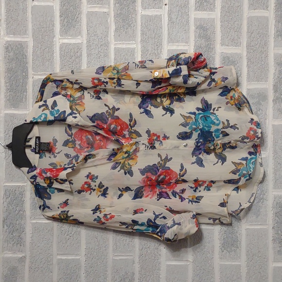 About A Girl Tops About A Girl Womens White Sheer Lightweight